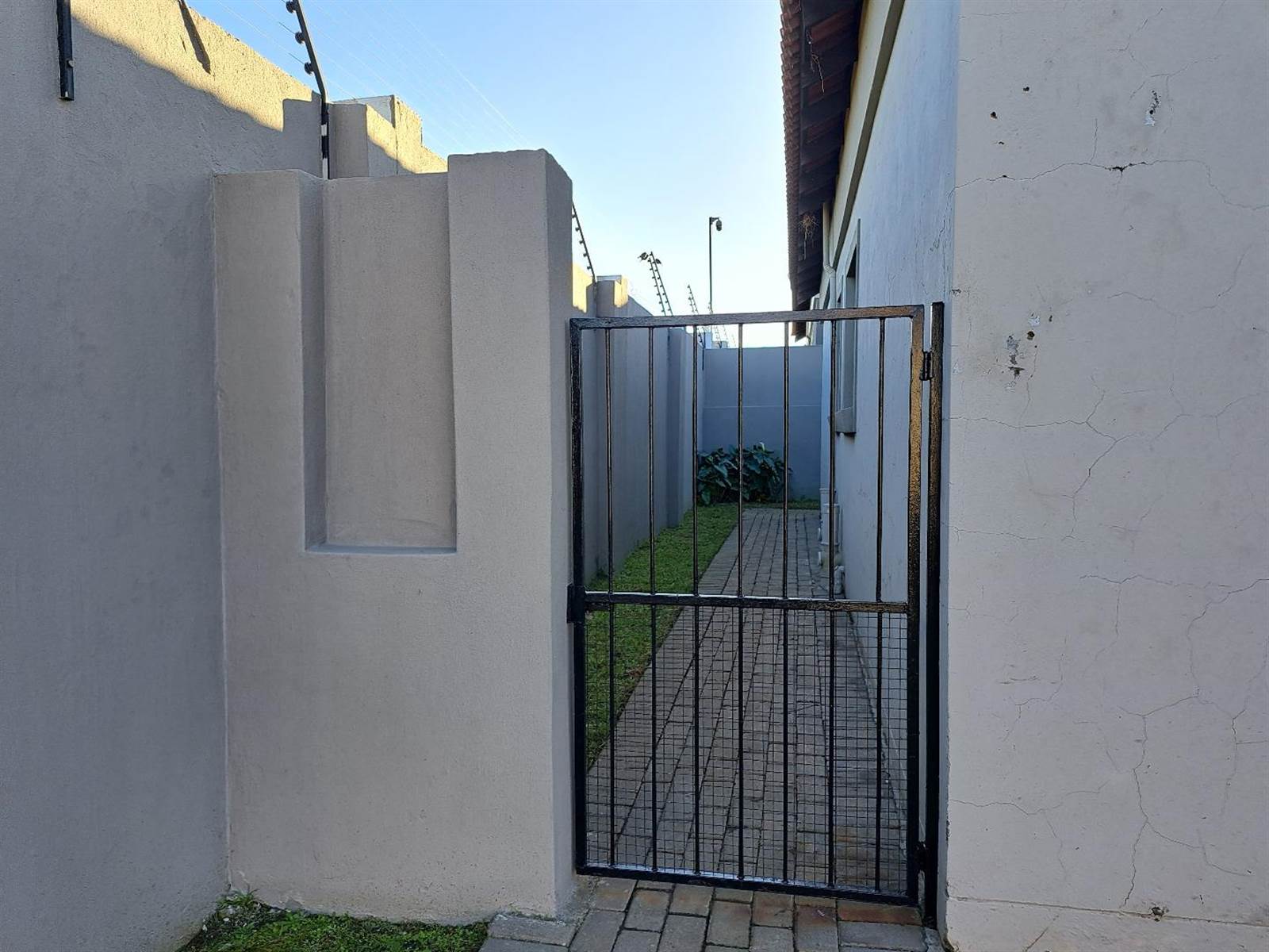 2 Bed Townhouse in Trichardt photo number 25