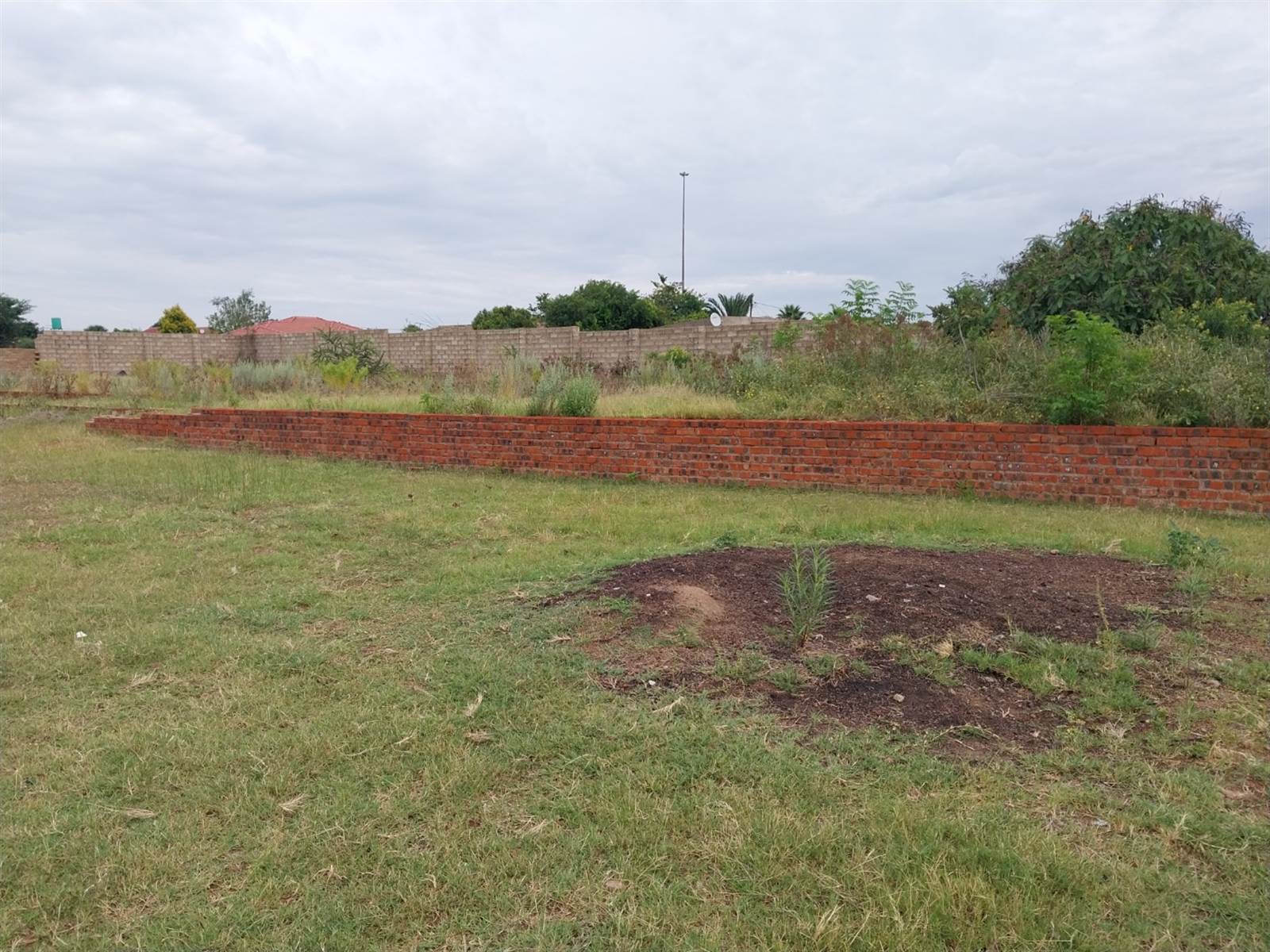 1040 m² Land available in Soshanguve photo number 8