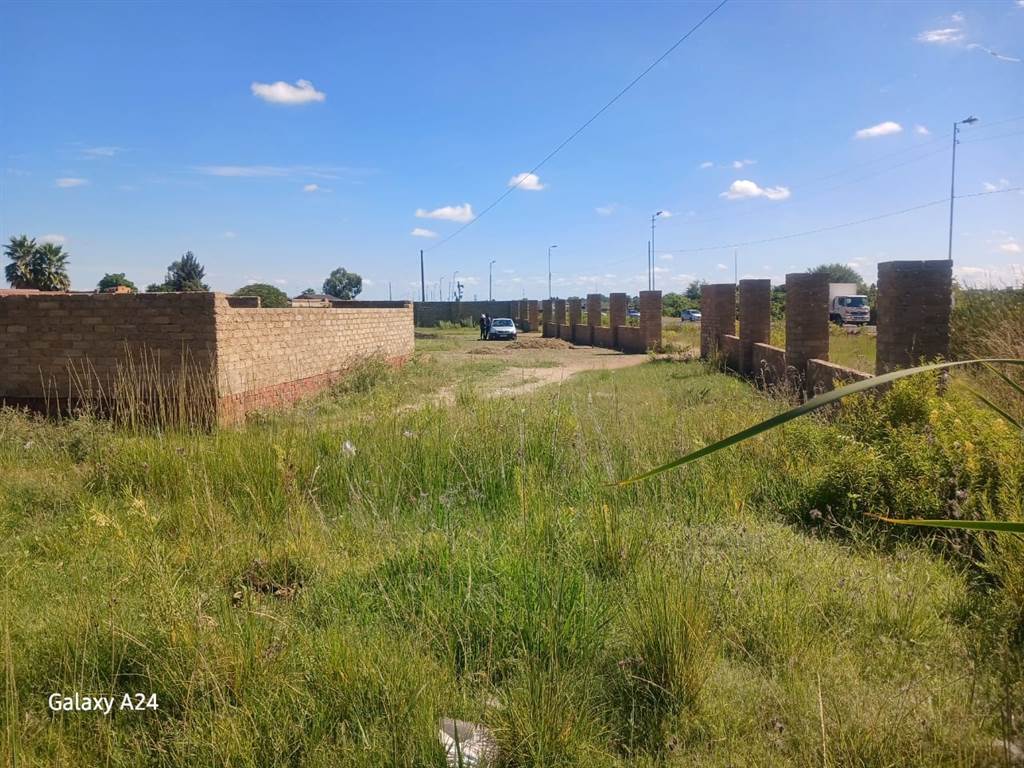 1040 m² Land available in Soshanguve photo number 10
