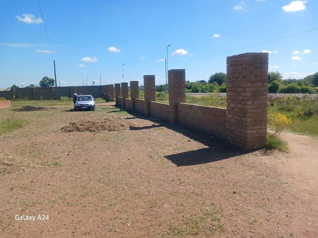 1040 m² Land available in Soshanguve photo number 5