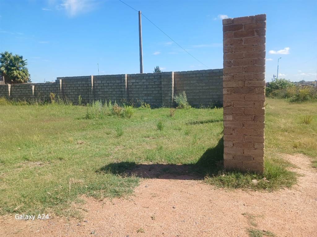 1040 m² Land available in Soshanguve photo number 12
