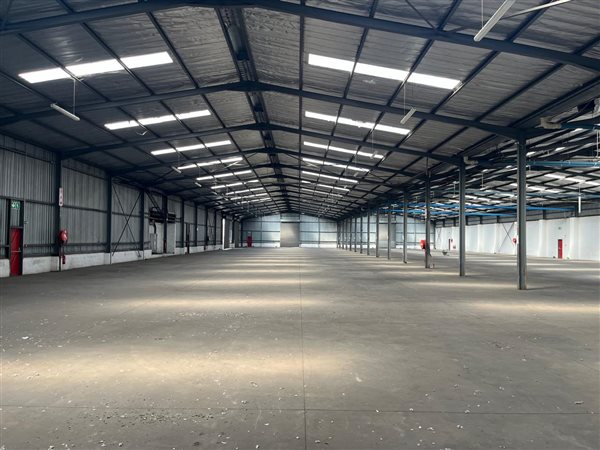4 000  m² Industrial space