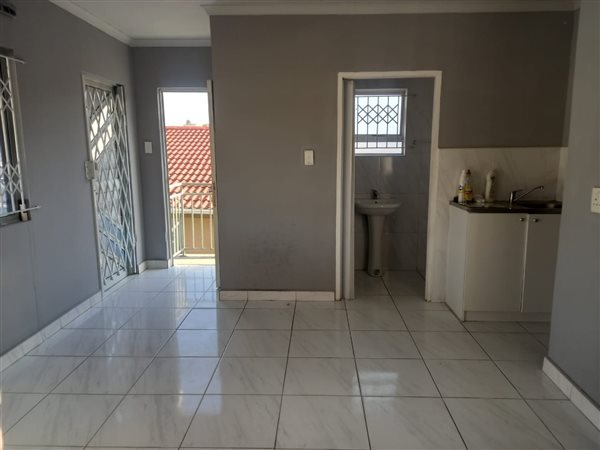 1 Bed Apartment in Chatsworth Central