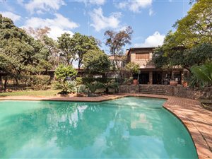 1.6 ha Farm in Shere