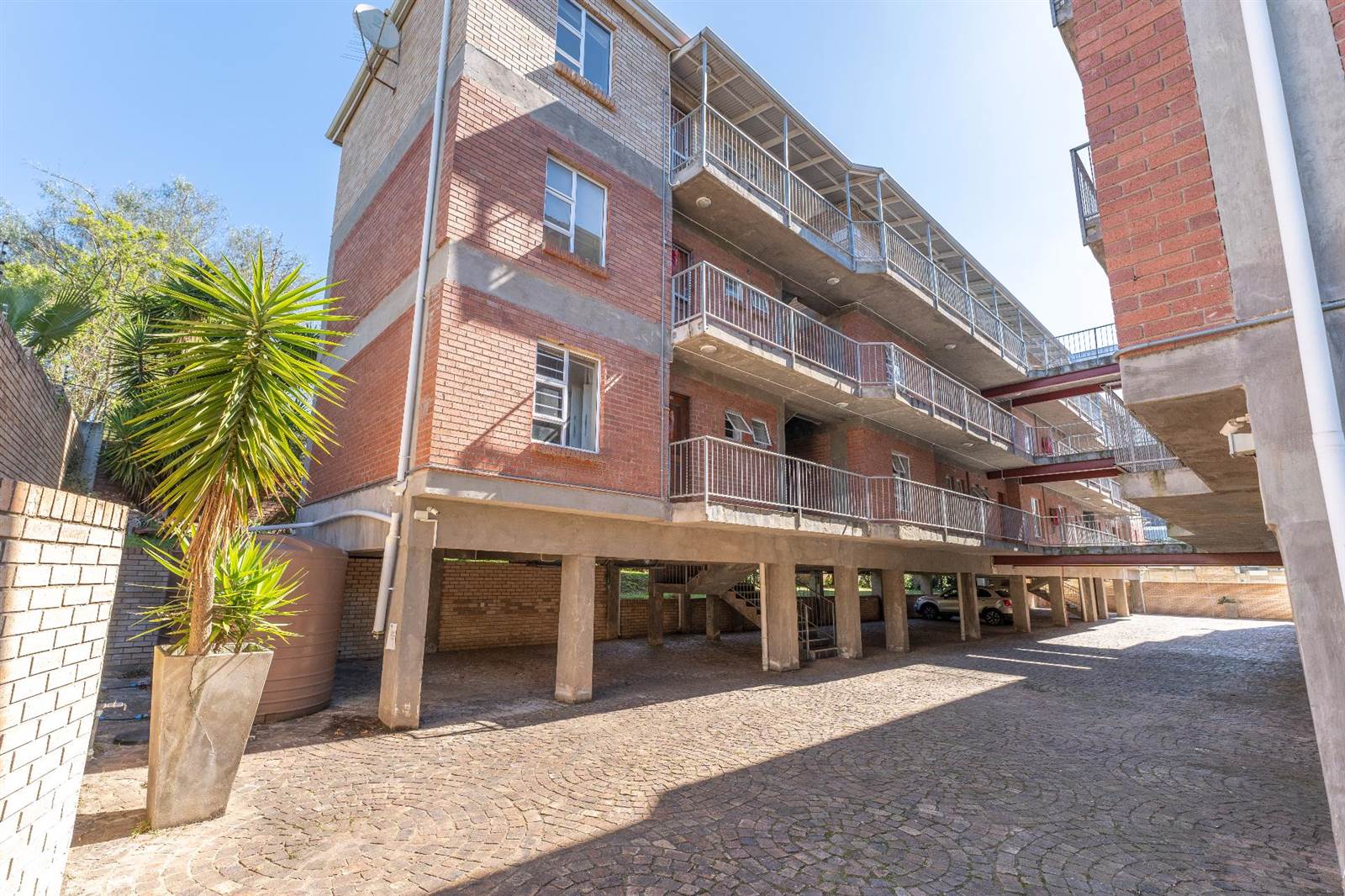 3 Bed Apartment in Grahamstown Central photo number 16