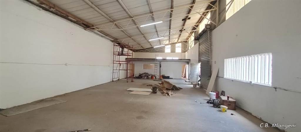 290  m² Industrial space in Pinetown Central photo number 1