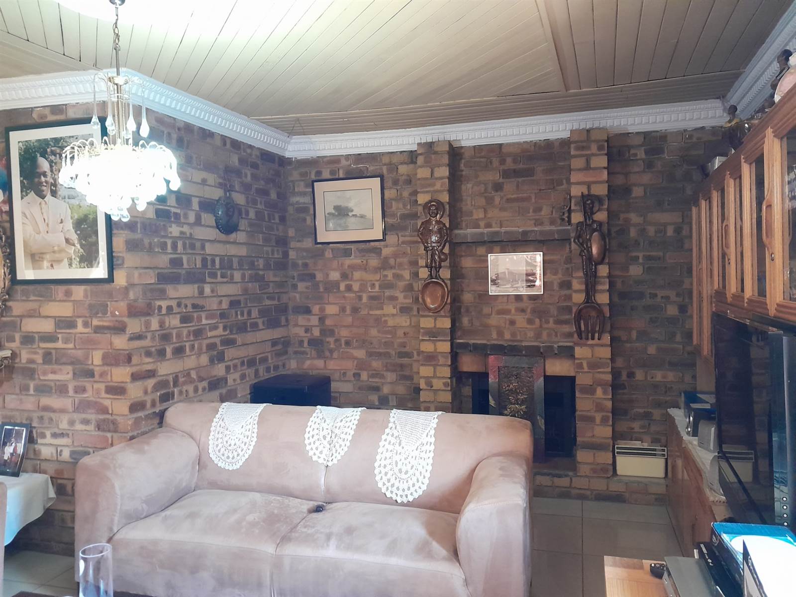 5 Bed House in Katlehong photo number 4