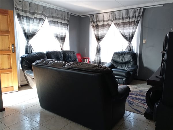 2 Bedroom House 2 Bedroom House