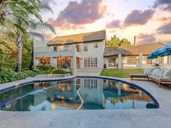 5 Bedroom House 5 Bedroom House