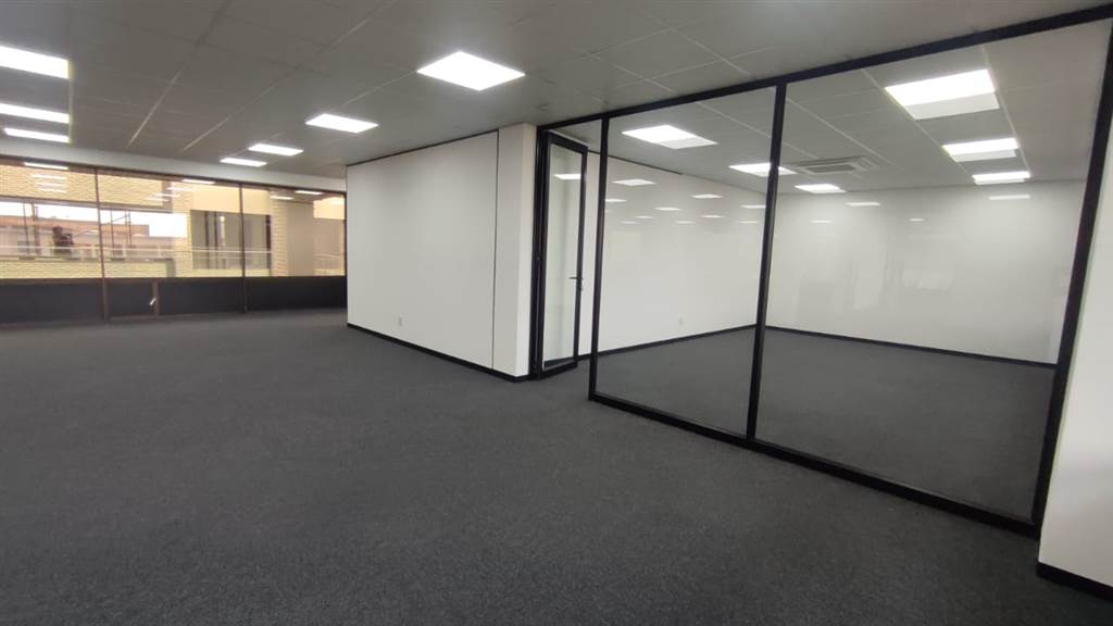 214  m² Commercial space in Bedfordview photo number 10