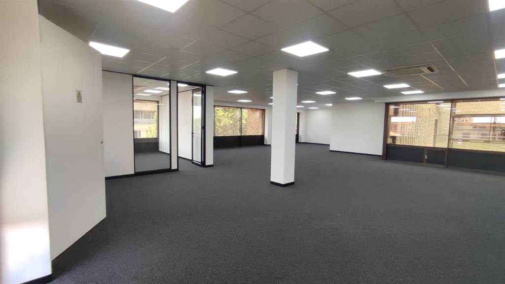 214  m² Commercial space in Bedfordview photo number 9