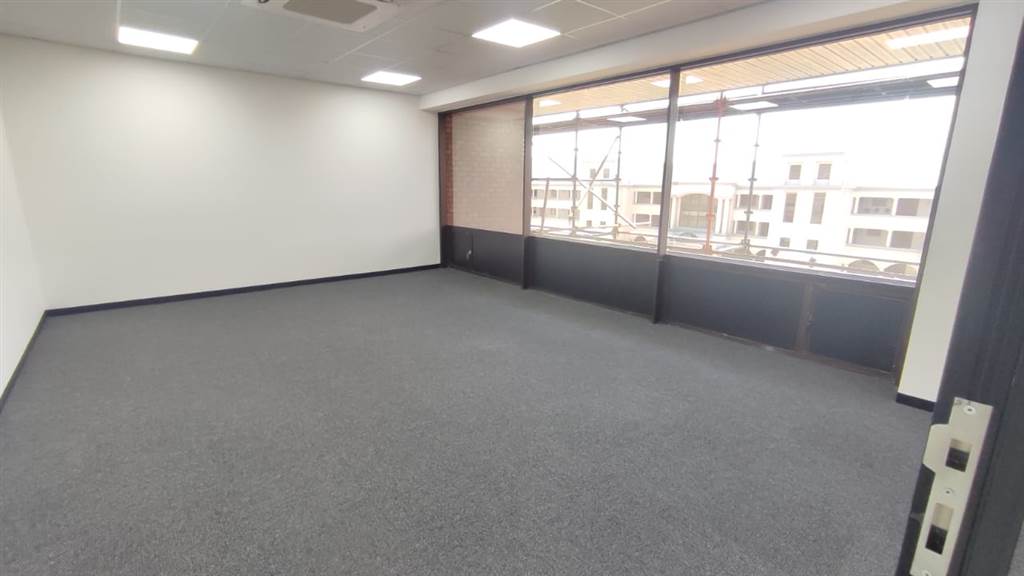 214  m² Commercial space in Bedfordview photo number 15
