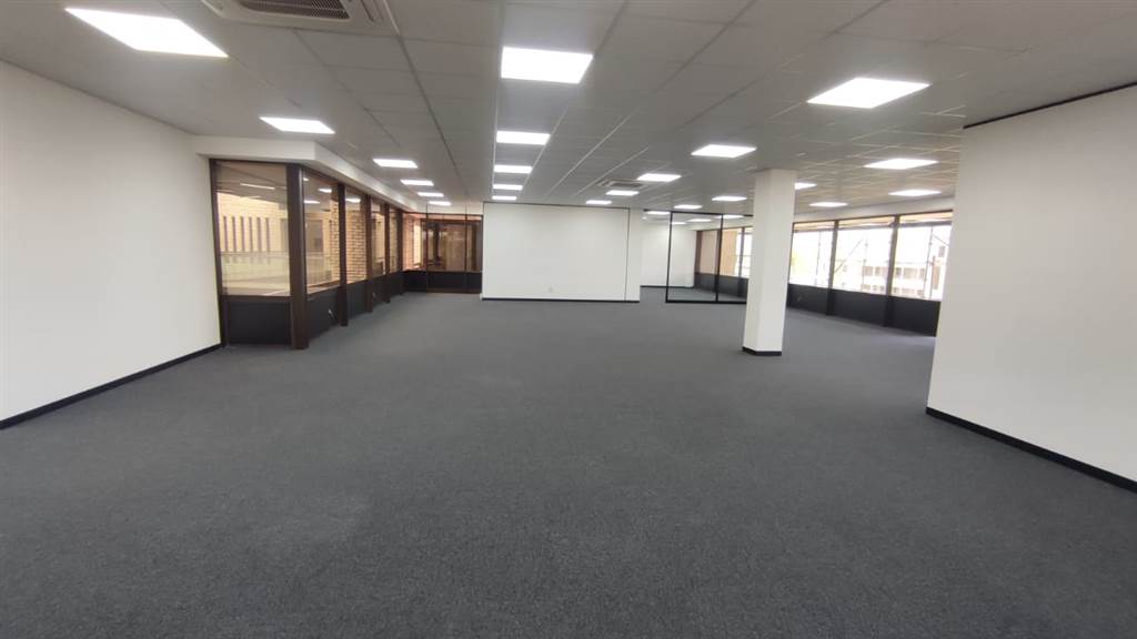 214  m² Commercial space in Bedfordview photo number 14