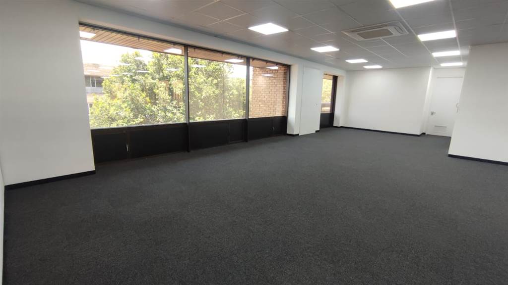 214  m² Commercial space in Bedfordview photo number 12