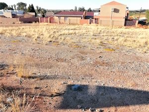 1104 m² Land available in Upington