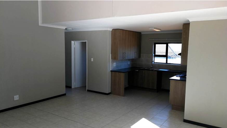3 Bed Townhouse in Bergbron photo number 3