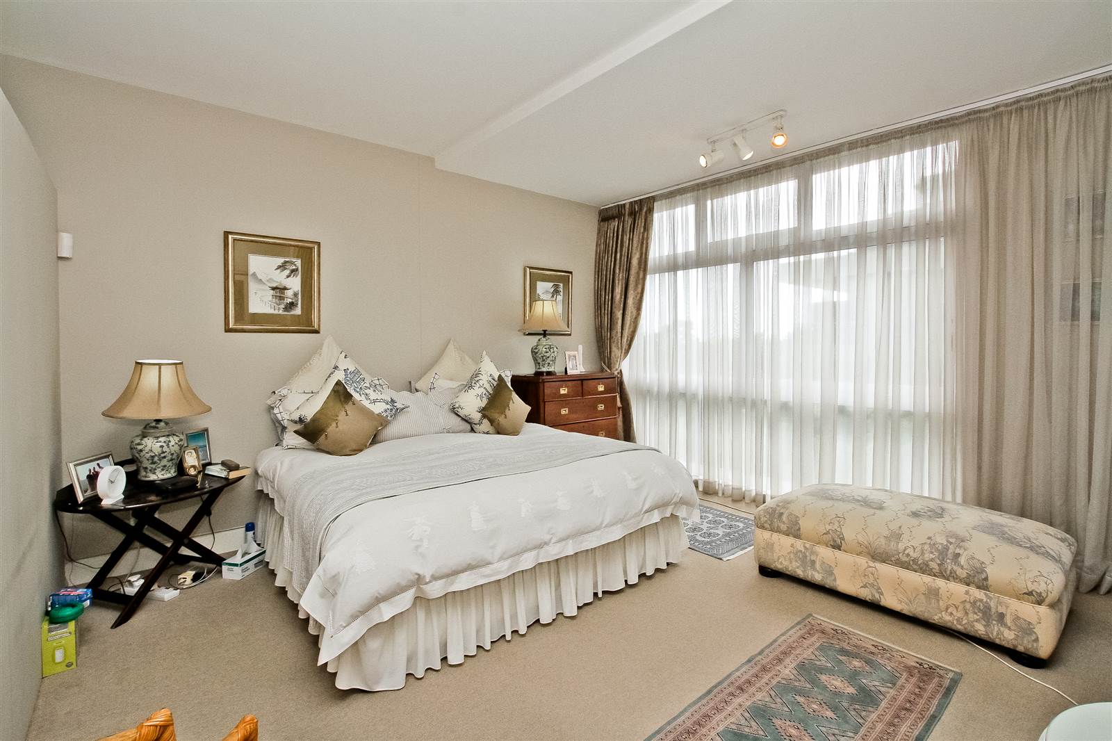 2 Bed Apartment in Atholl photo number 6
