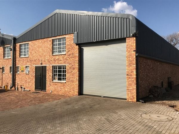 340  m² Commercial space in Dunswart