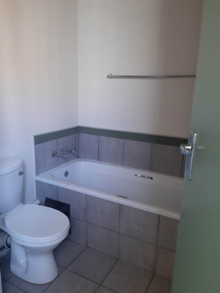 Studio Apartment in Johannesburg Central photo number 12