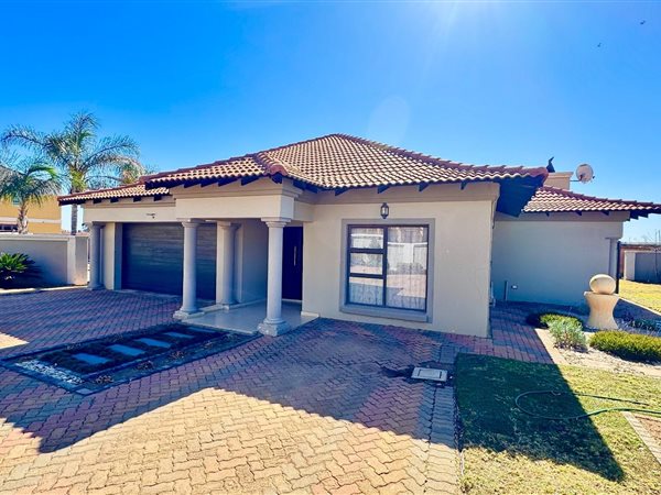 4 Bedroom House 4 Bedroom House