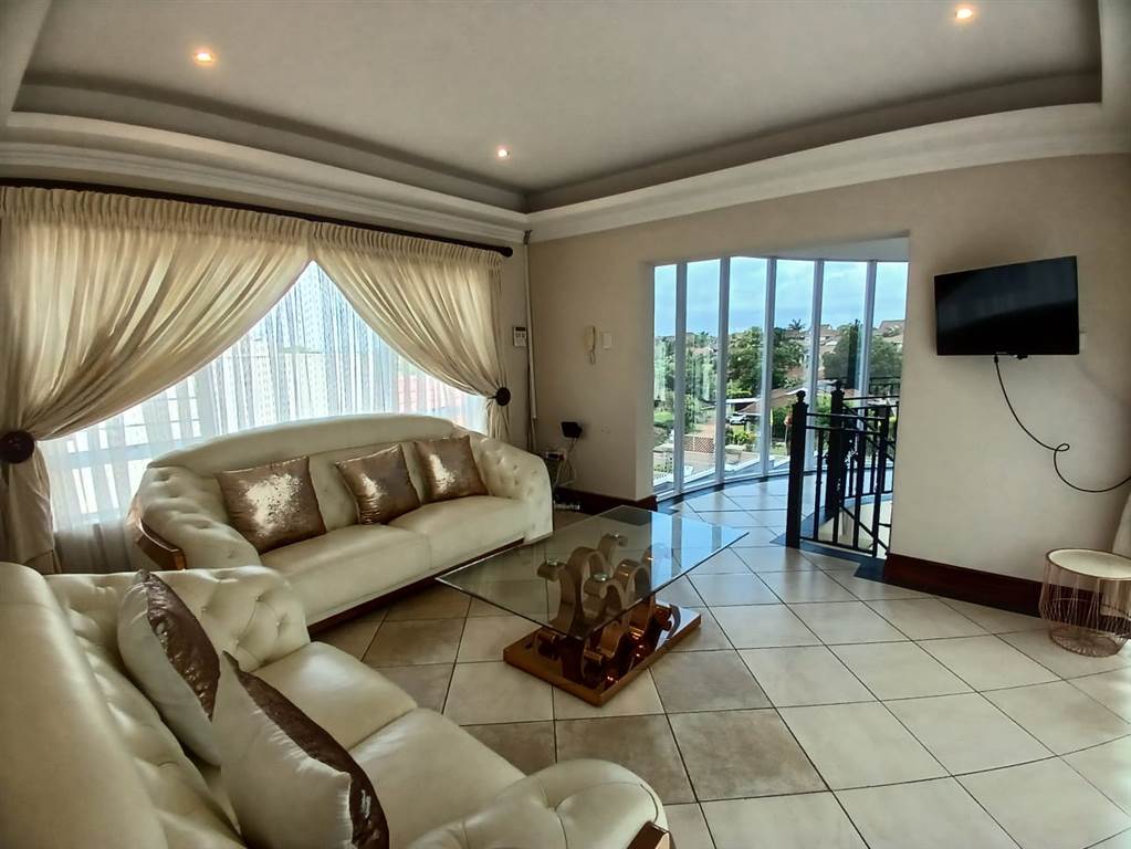 6 Bed House in Ballito photo number 15