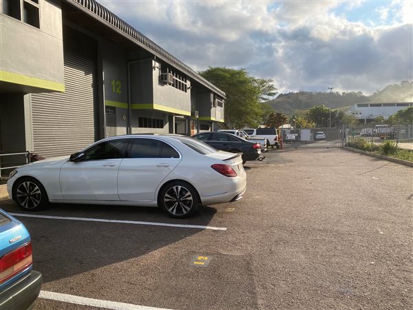 385 m² Industrial space 385 m² Industrial space