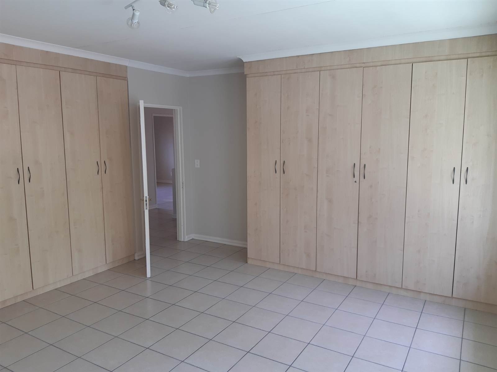 4 Bed Cluster in Craighall photo number 18