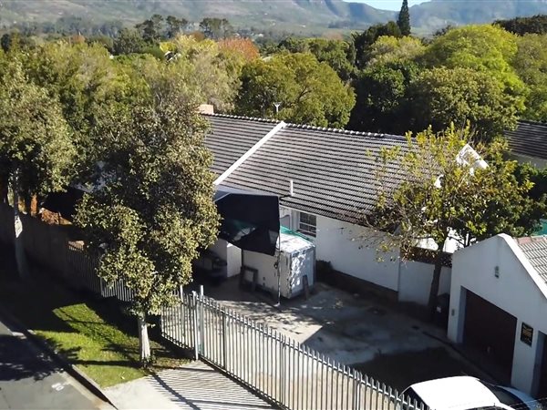 4 Bed House in Tokai