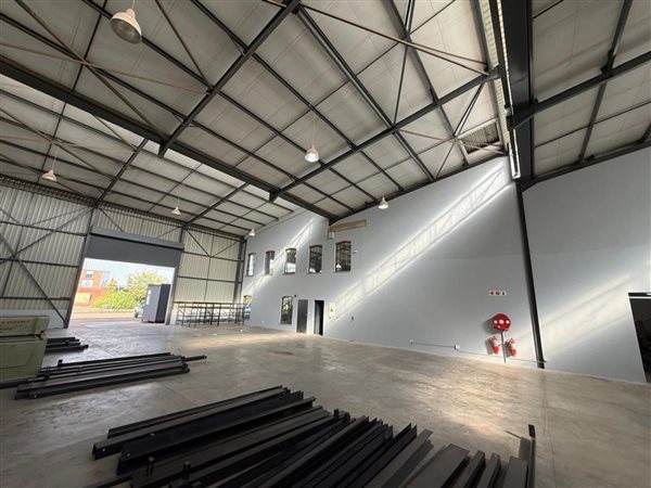 800  m² Industrial space