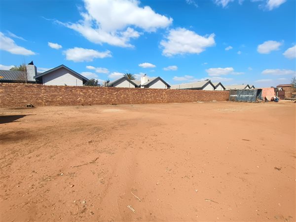 5 565 m² Land