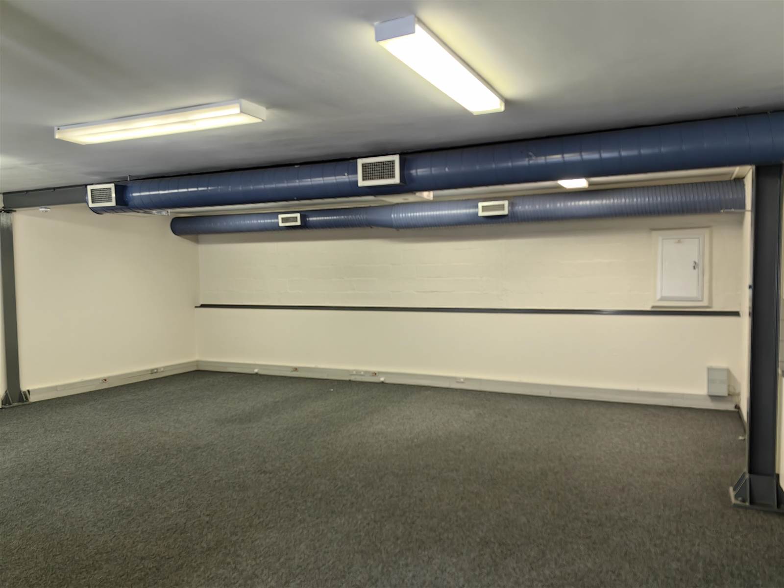 105  m² Commercial space in Observatory photo number 2