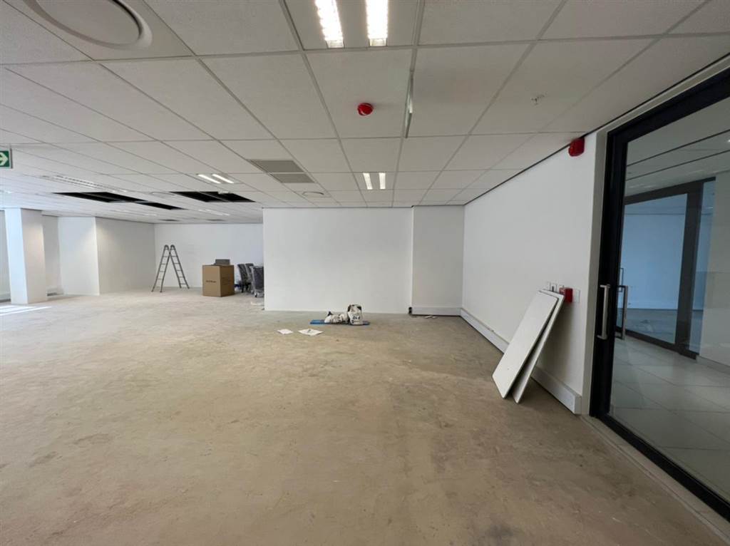 135  m² Commercial space in Illovo photo number 20