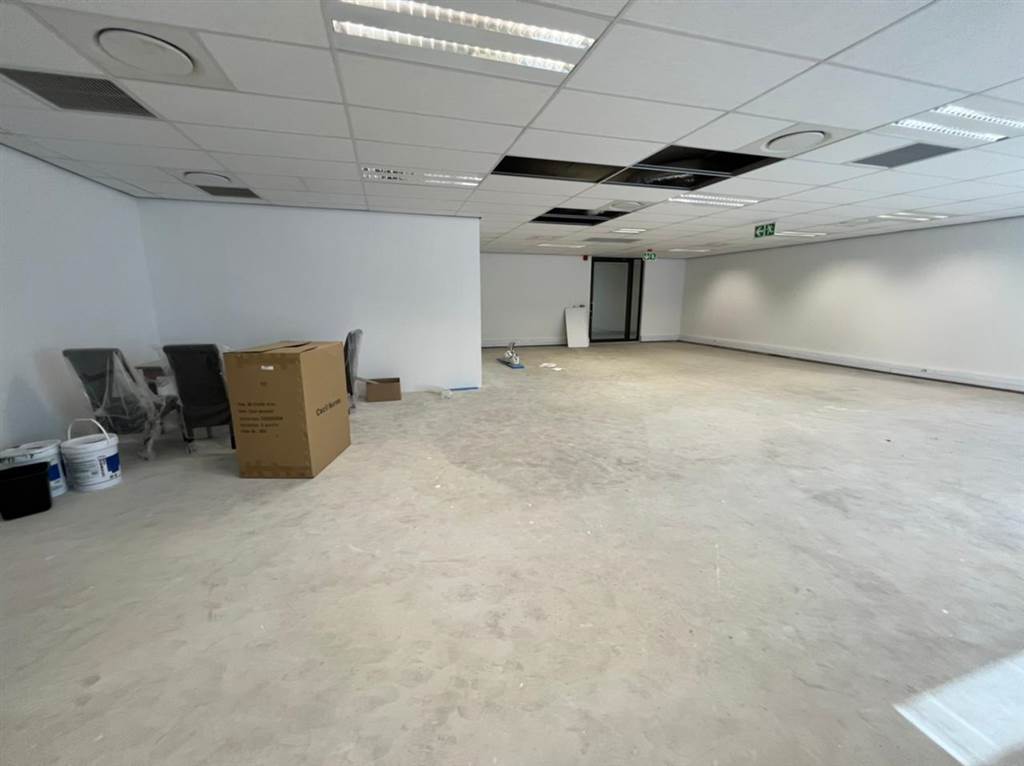 135  m² Commercial space in Illovo photo number 13
