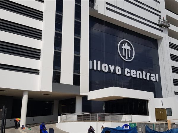 184  m² Office Space in Illovo