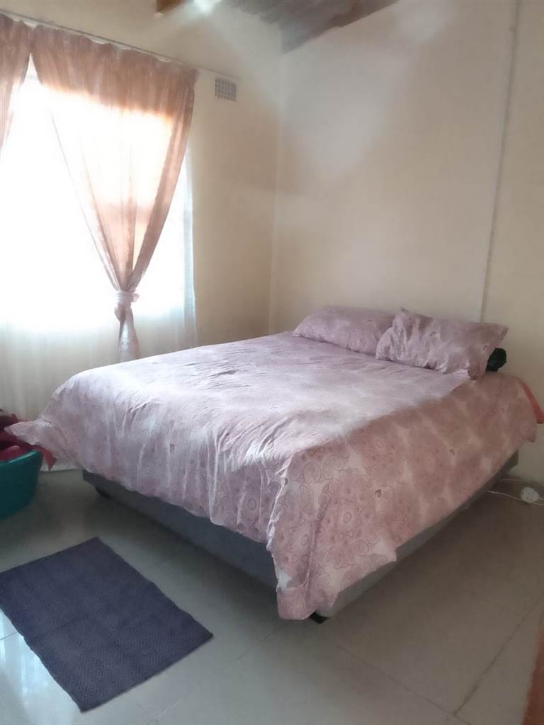 2 Bed House in Ntuzuma photo number 8