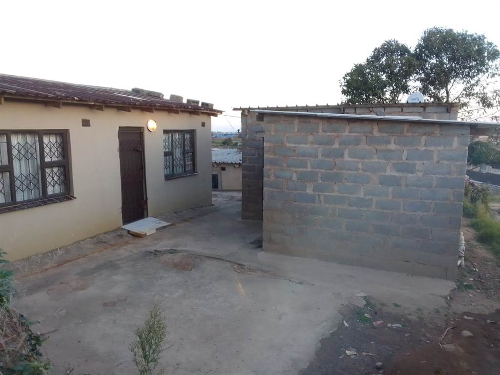 2 Bed House in Ntuzuma photo number 10