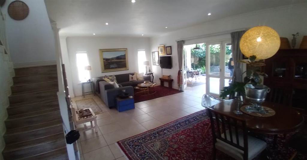 3 Bed Townhouse in Mt Edgecombe Estate 1 & 2 photo number 2