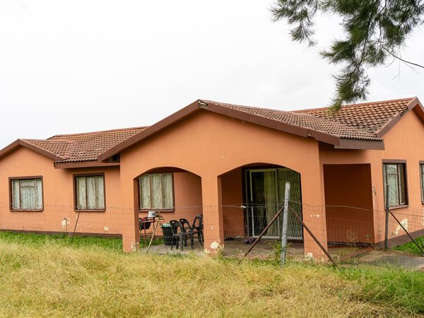 3 Bedroom Townhouse 3 Bedroom Townhouse