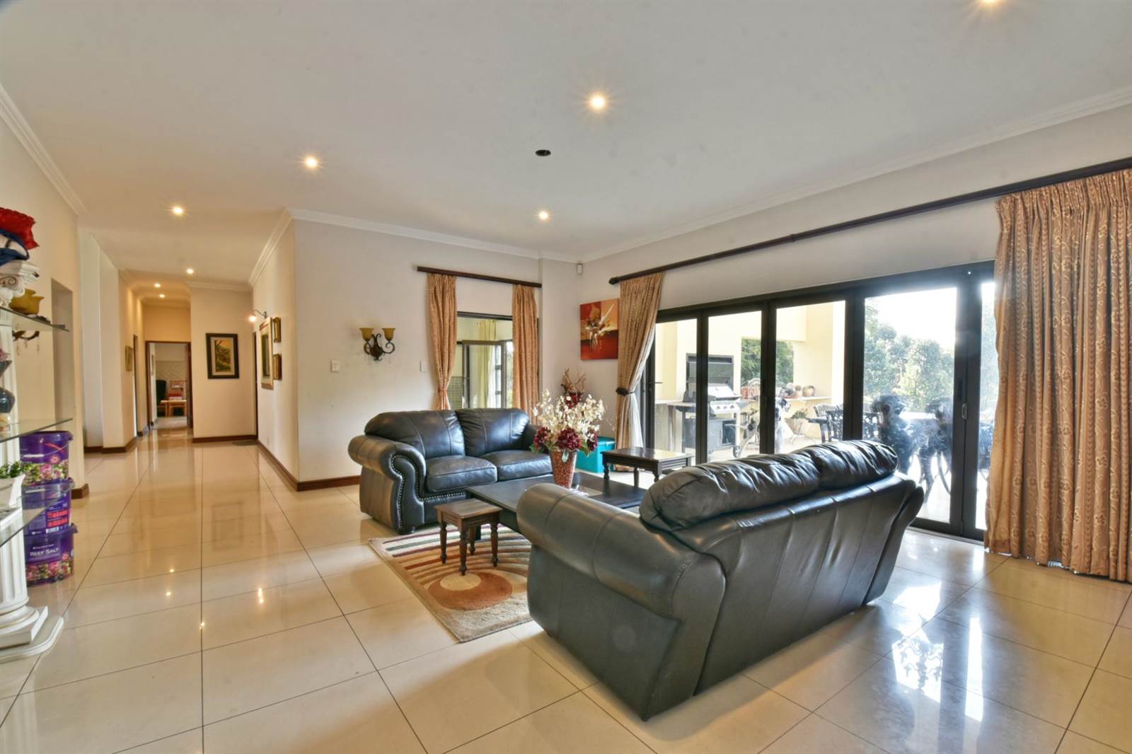 7 Bed House in Bryanston photo number 9