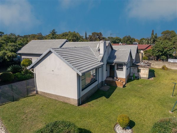 4 Bedroom House 4 Bedroom House