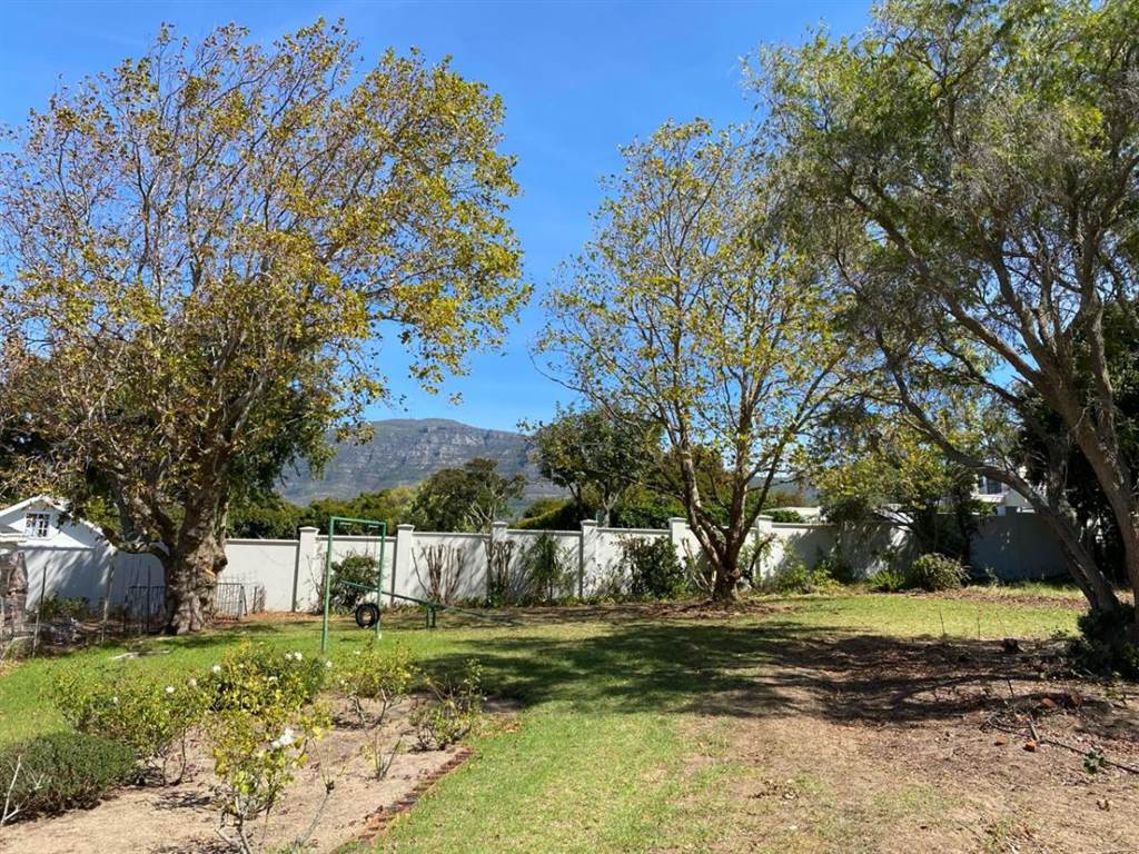 1910 m² Land available in Constantia photo number 4