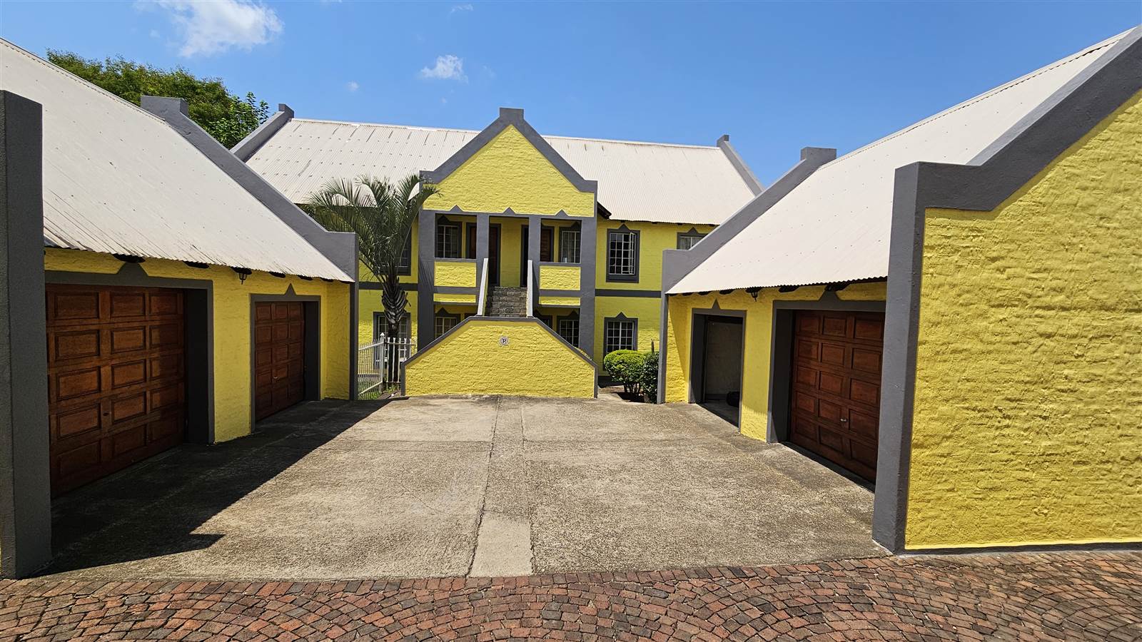 2 Bed Townhouse in Louis Trichardt photo number 9