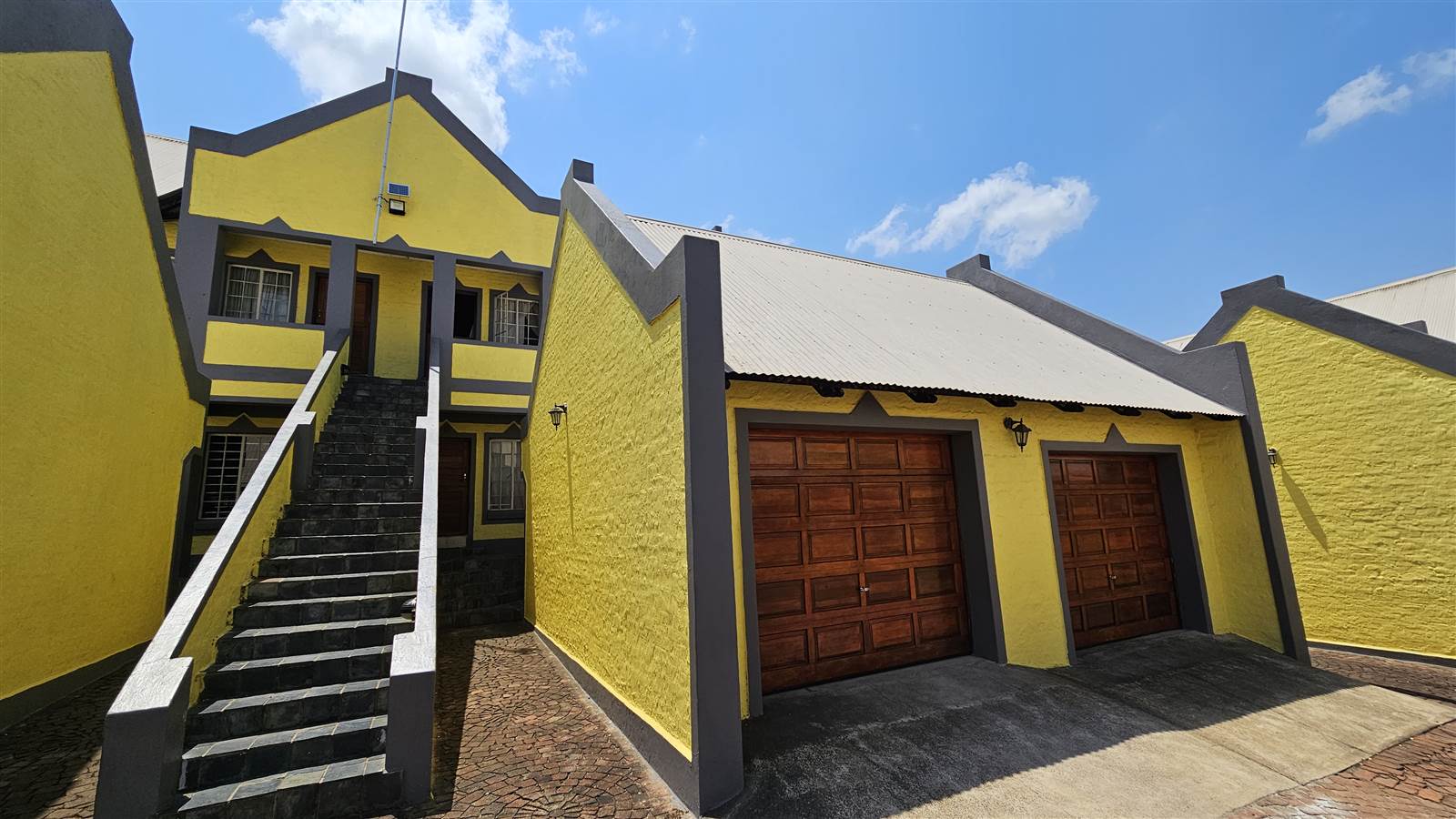 2 Bed Townhouse in Louis Trichardt photo number 1