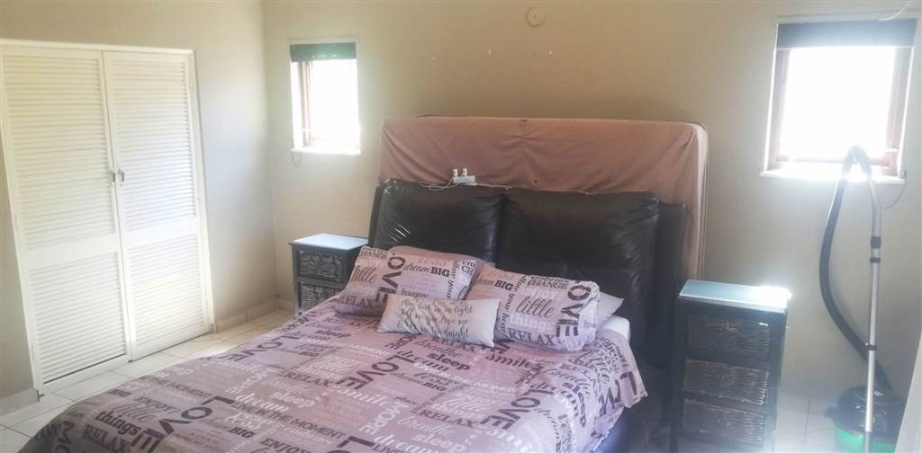 3 Bed House in Umtentweni photo number 13