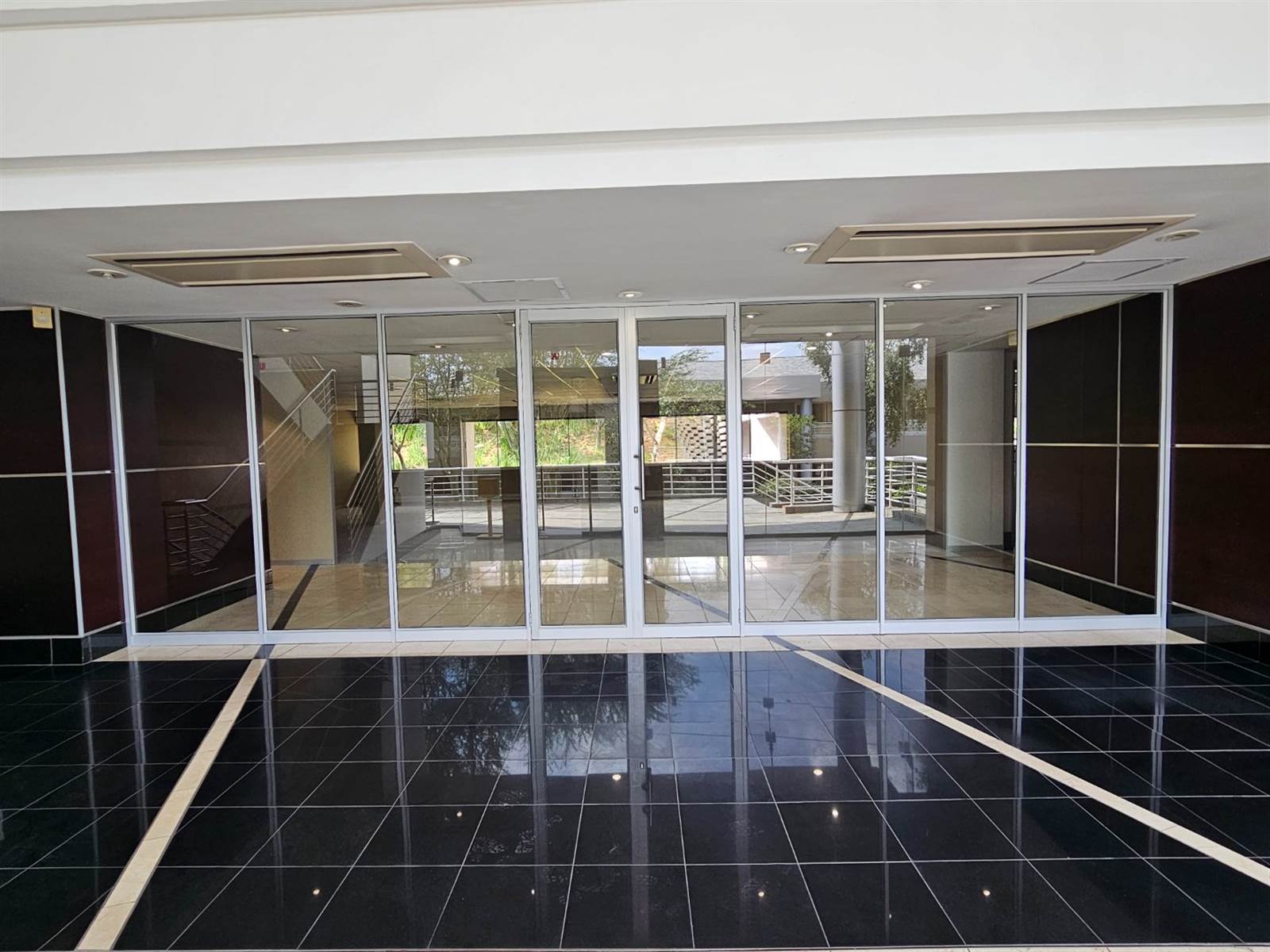 1878  m² Commercial space in Woodmead photo number 3