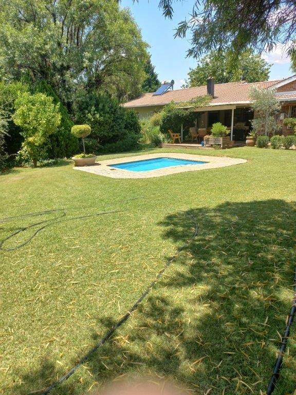 4 Bed House in Koffiefontein photo number 1