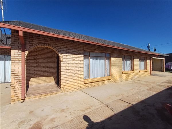 3 Bedroom House 3 Bedroom House