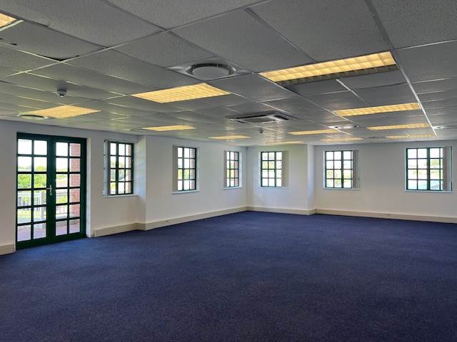 3600  m² Commercial space in Claremont photo number 14
