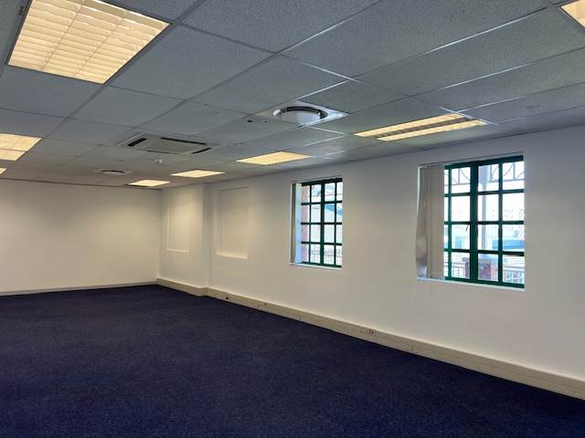 3600  m² Commercial space in Claremont photo number 24