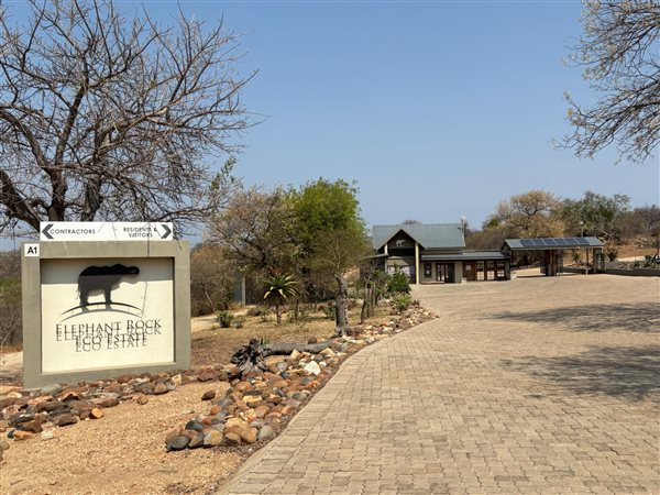2 400 m² Land 2 400 m² Land